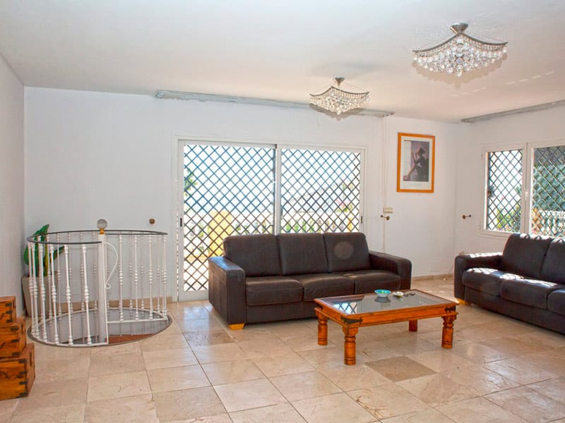 evita-estates-arroyo-de-la-miel-002-saloon1